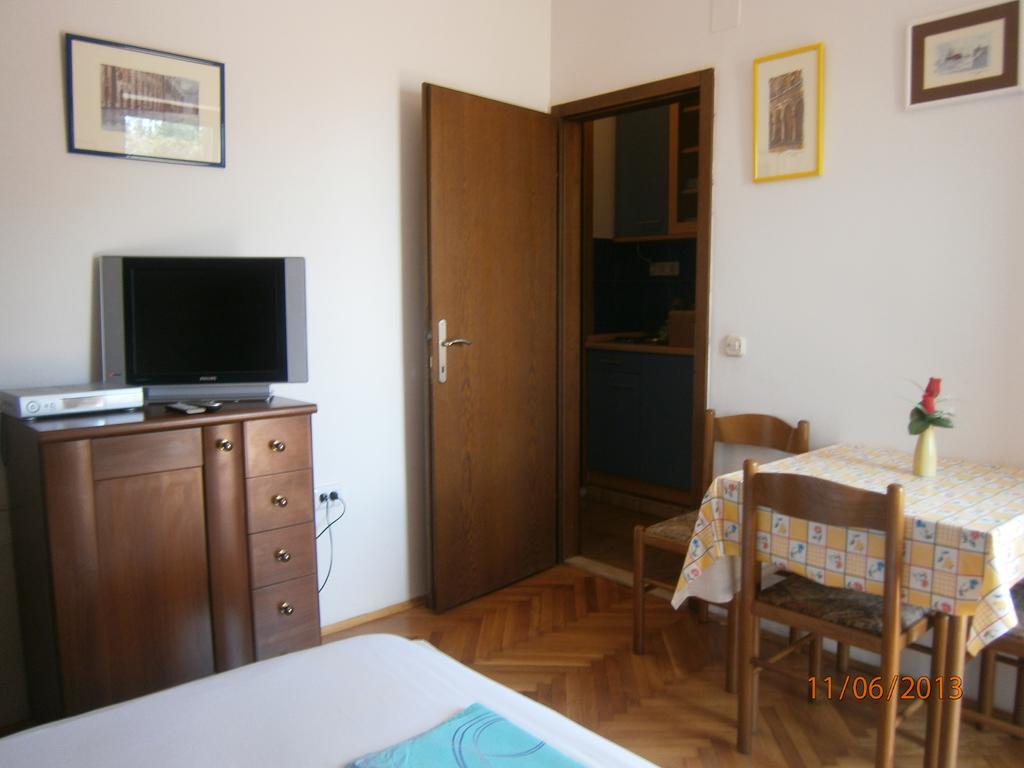 Villa Miranda - Croazia Omis Ruang foto