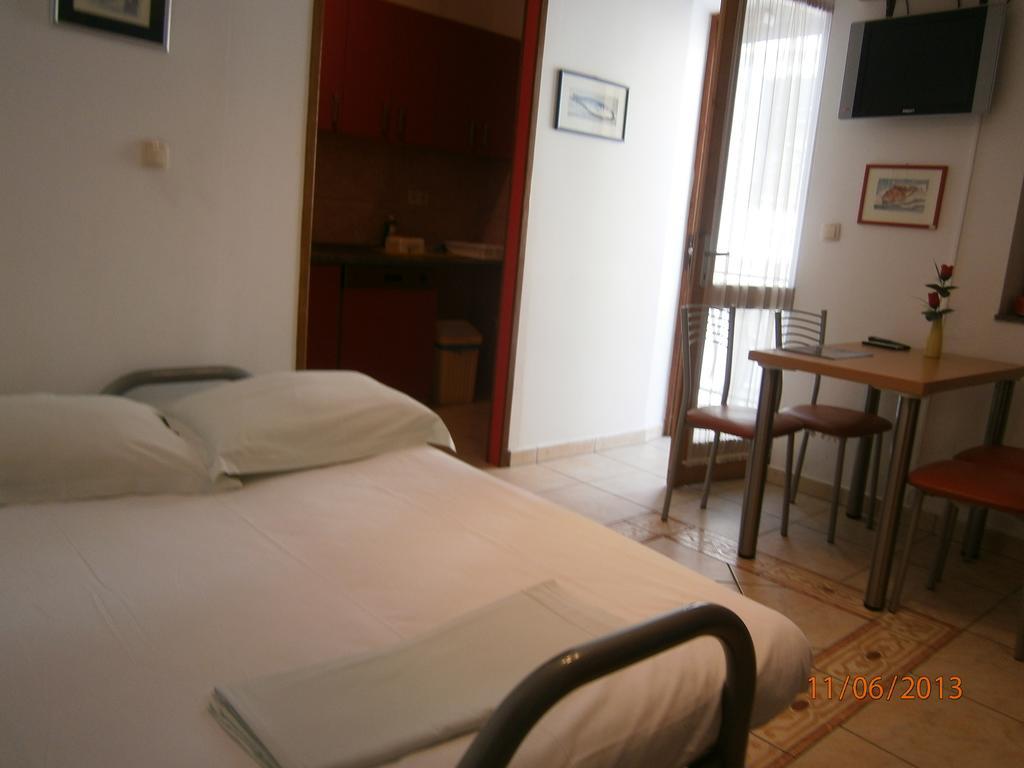 Villa Miranda - Croazia Omis Ruang foto